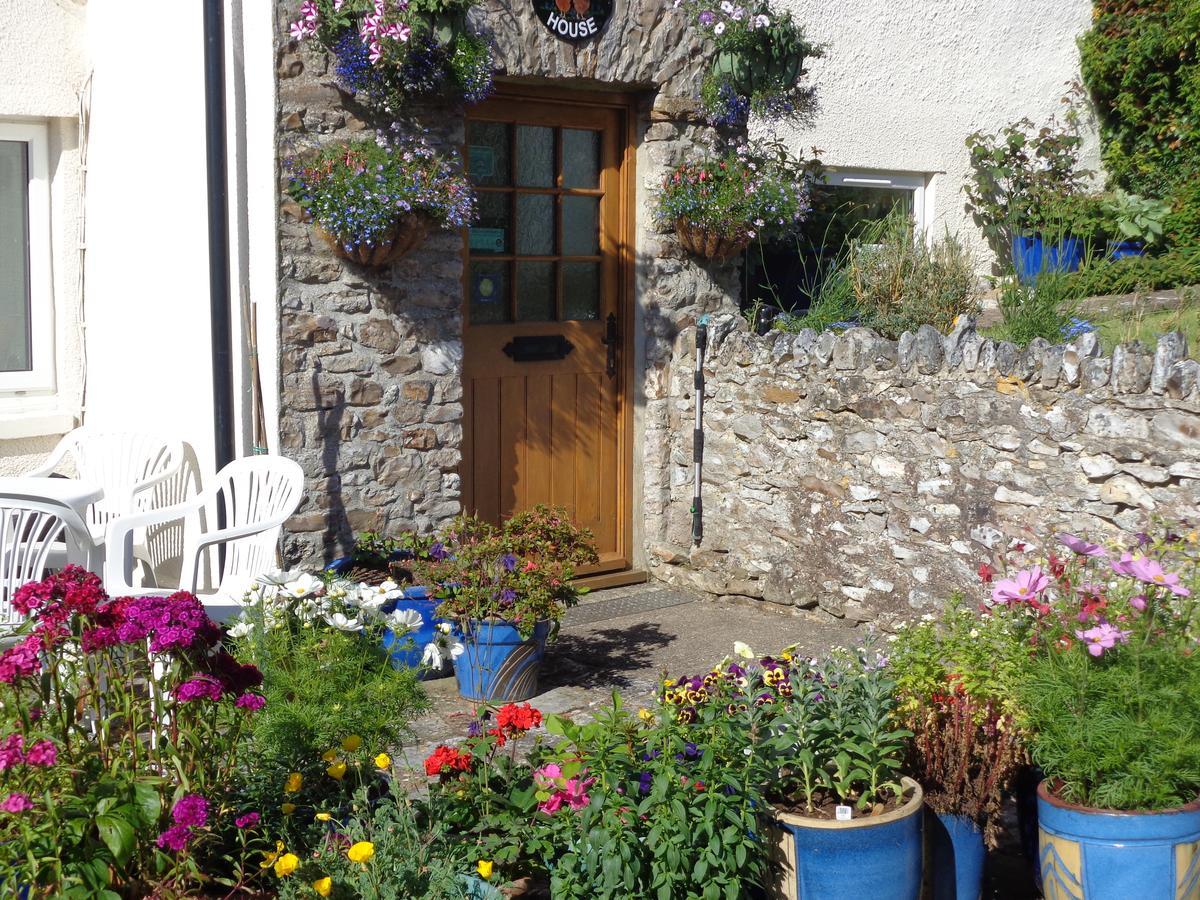 Lodge House B&B Buckland St Mary Exterior photo
